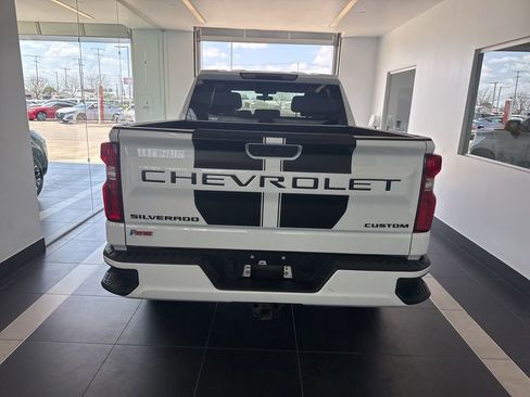Used 2021 Chevrolet Silverado 1500 Custom w/ Rally Edition image 4