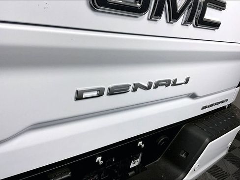 New 2026 GMC Sierra 2500 Denali Ultimate w/ Max Trailering Package AWD/4WD image 9