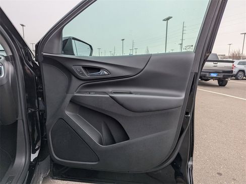 Used 2023 Chevrolet Equinox LT w/ Driver Convenience Package image 37