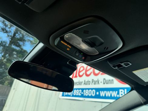 Used 2025 Chevrolet Trax RS w/ Driver Confidence Package image 27