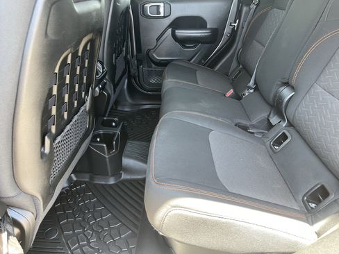 Used 2021 Jeep Gladiator Mojave AWD/4WD image 16