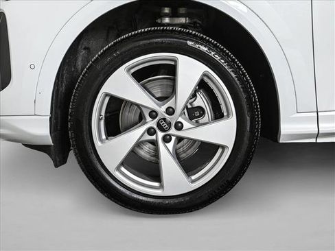 Used 2025 Audi Q5 Premium Plus w/ Premium Plus image 25