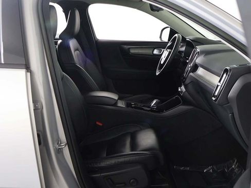 Used 2023 Volvo XC40 B5 Plus w/ Climate Package AWD/4WD image 27