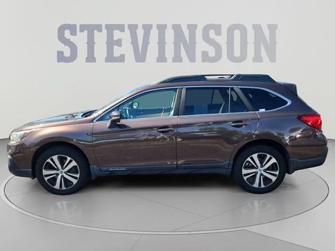 Used 2019 Subaru Outback 2.5i Limited AWD/4WD image 2