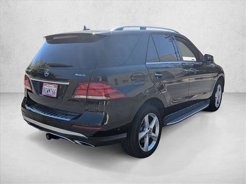 Used 2019 Mercedes-Benz GLE 400 4MATIC image 5