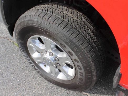 Used 2024 RAM 2500 Big Horn w/ Bed Utility Group image 13