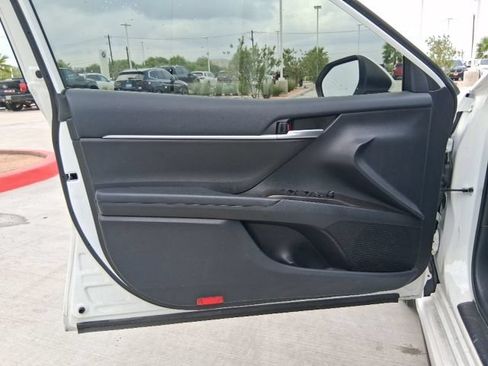 Used 2023 Toyota Camry SE FWD image 13