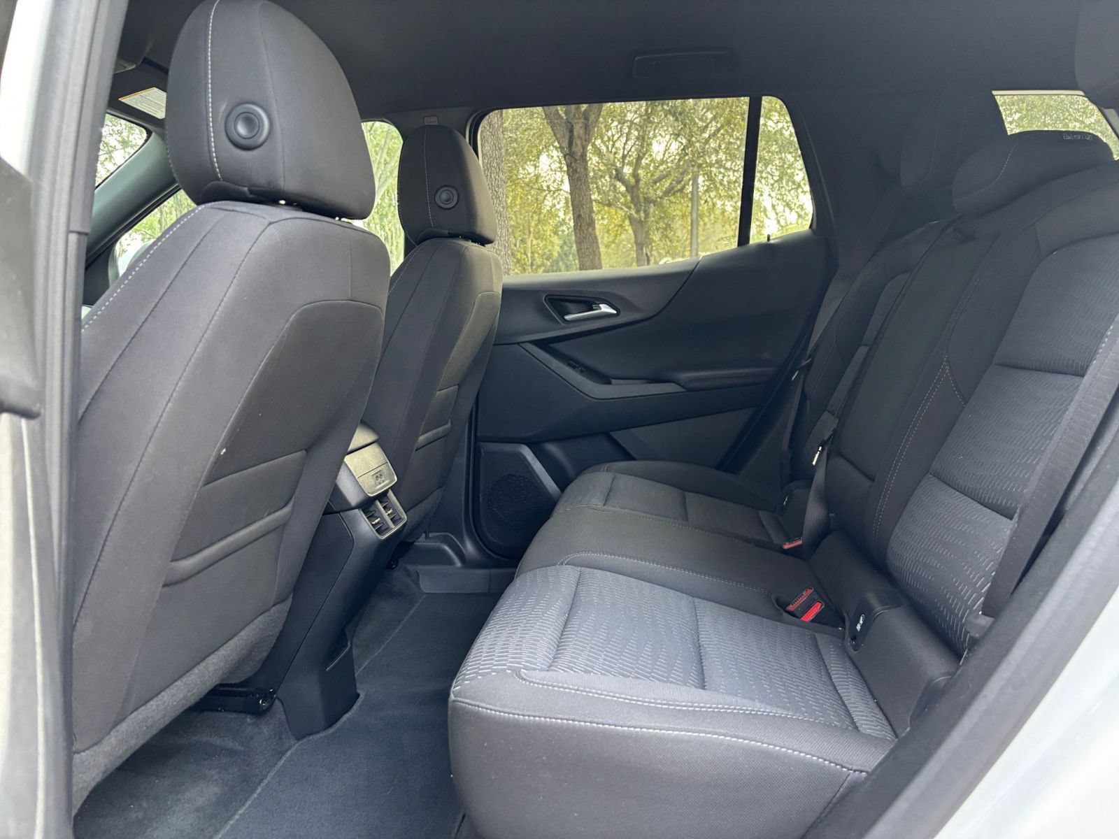 Used 2025 Chevrolet Equinox LT FWD image 24