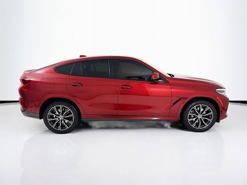 Used 2022 BMW X6 xDrive40i w/ M Sport Package image 9