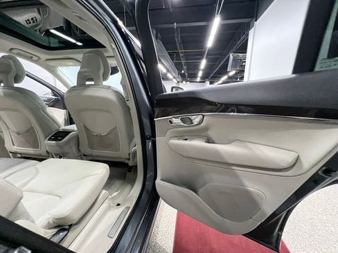 Used 2016 Volvo XC90 T6 Momentum image 25