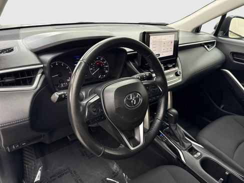 Used 2024 Toyota Corolla Cross LE AWD/4WD image 18