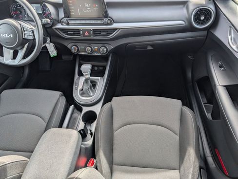 Certified 2024 Kia Forte LXS w/ LXS Technology Package image 27
