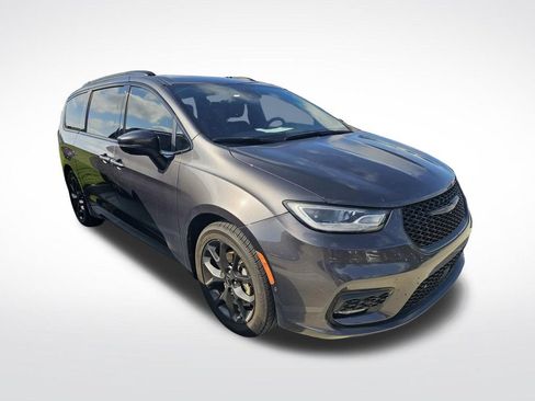 Used 2023 Chrysler Pacifica Touring-L w/ S Appearance Package FWD image 1