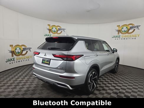 New 2025 Mitsubishi Outlander SE image 7