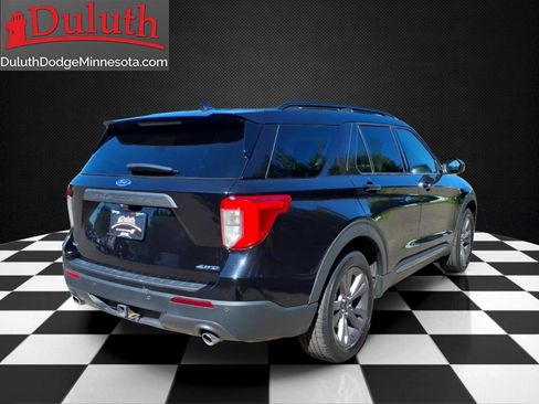 Used 2022 Ford Explorer XLT w/ Equipment Group 202A AWD/4WD image 5