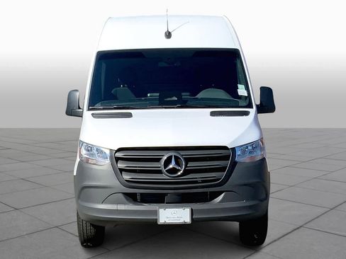 Used 2025 Mercedes-Benz Sprinter 2500 image 3