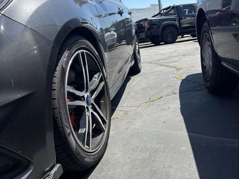 Used 2018 Ford Focus ST w/ Equipment Group 402A image 2
