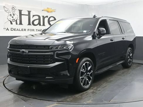 Used 2022 Chevrolet Suburban RST w/ Luxury Package AWD/4WD image 37