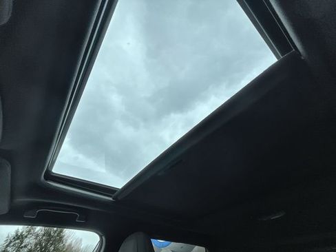 Used 2025 Subaru Forester Premium image 18