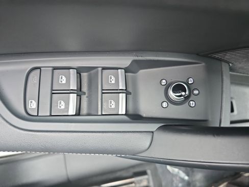 Used 2018 Audi SQ5 Premium Plus image 26