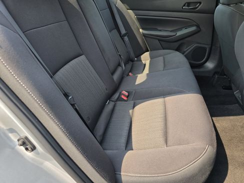 Used 2024 Nissan Altima 2.5 SV FWD image 19