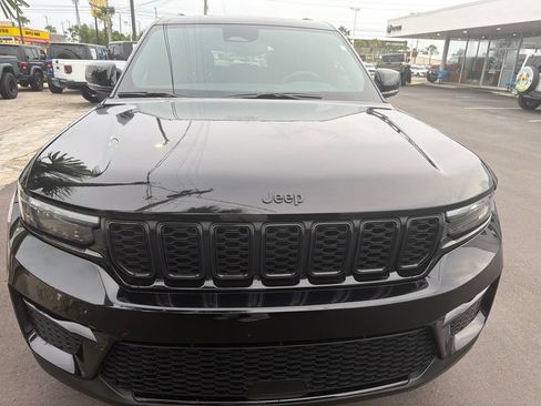 Used 2024 Jeep Grand Cherokee Limited w/ Black Appearance Package AWD/4WD image 1