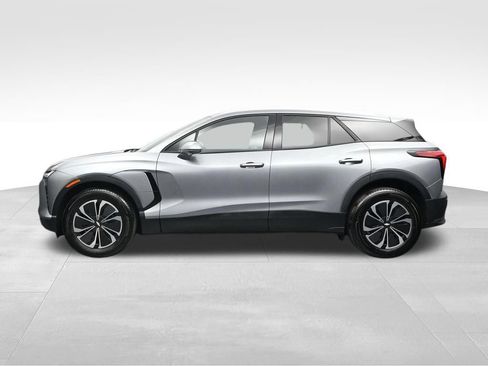 Used 2024 Chevrolet Blazer EV LT AWD/4WD image 2
