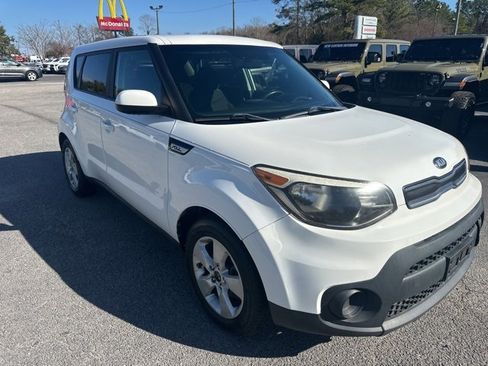 Used 2018 Kia Soul Base image 10
