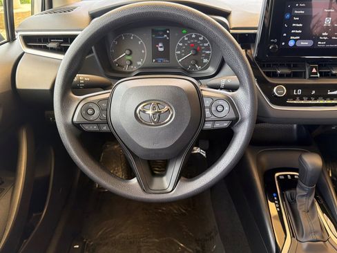 Used 2025 Toyota Corolla LE w/ Convenience Package FWD image 17