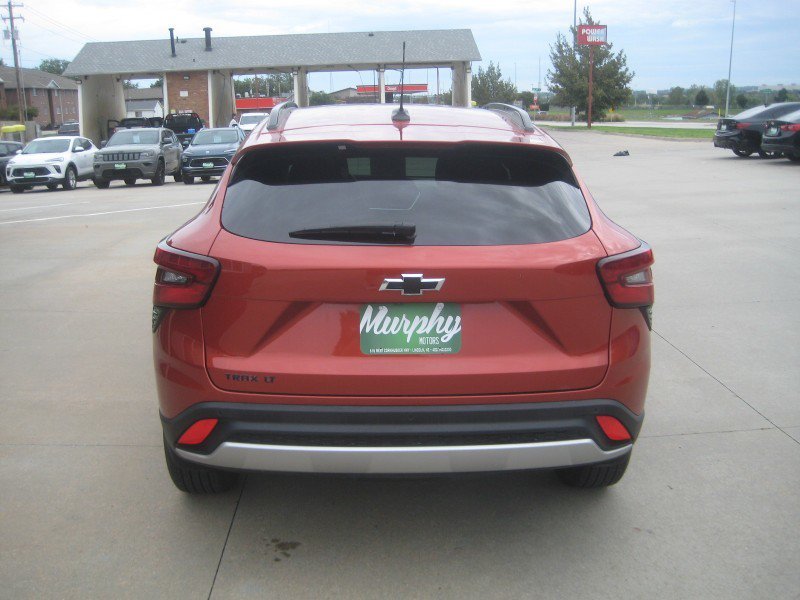 Used 2024 Chevrolet Trax LT w/ Driver Confidence Package FWD image 6