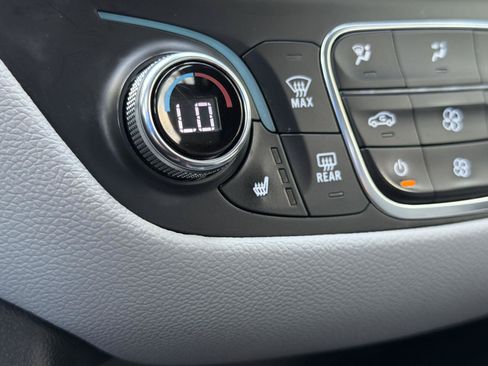 Used 2023 Chevrolet Equinox LT AWD/4WD image 28