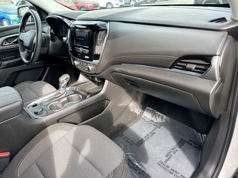 Used 2021 Chevrolet Traverse LS image 28