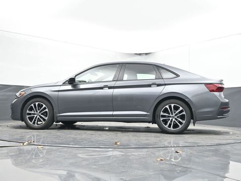 Used 2024 Volkswagen Jetta Sport image 47