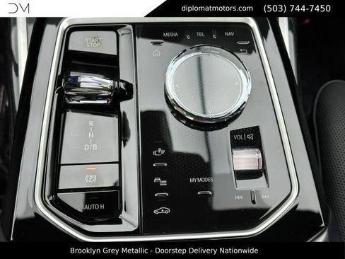 Used 2025 BMW i7 xDrive60 AWD/4WD image 35