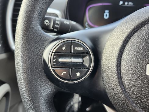 Used 2024 Kia Soul LX image 30