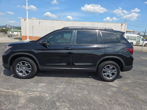 Used 2025 Honda Passport TrailSport image 5