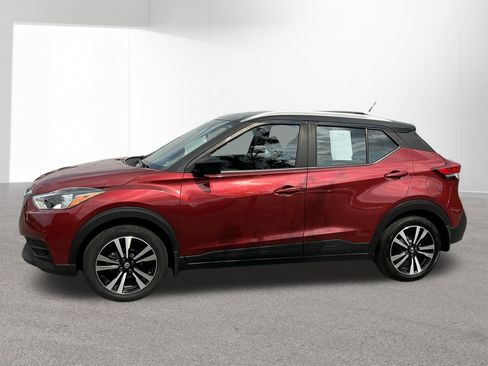 Used 2018 Nissan Kicks SV FWD image 3