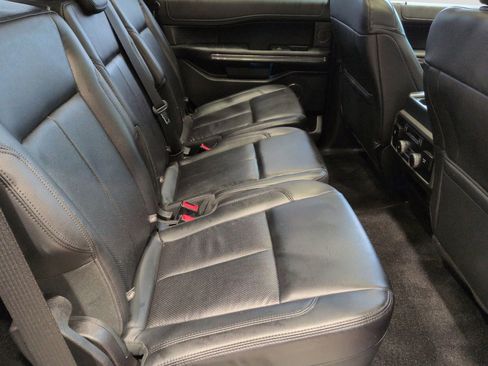 Used 2019 Ford Expedition XLT w/ Equipment Group 202A AWD/4WD image 25