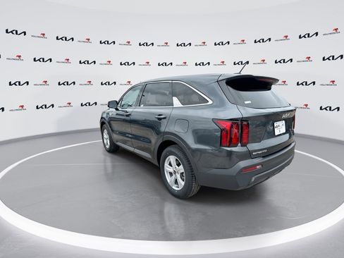 Certified 2023 Kia Sorento LX FWD image 6