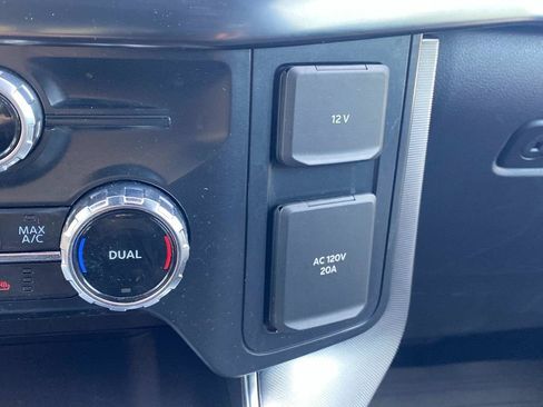 Used 2025 Ford F150 Platinum w/ FX4 Off-Road Package AWD/4WD image 30