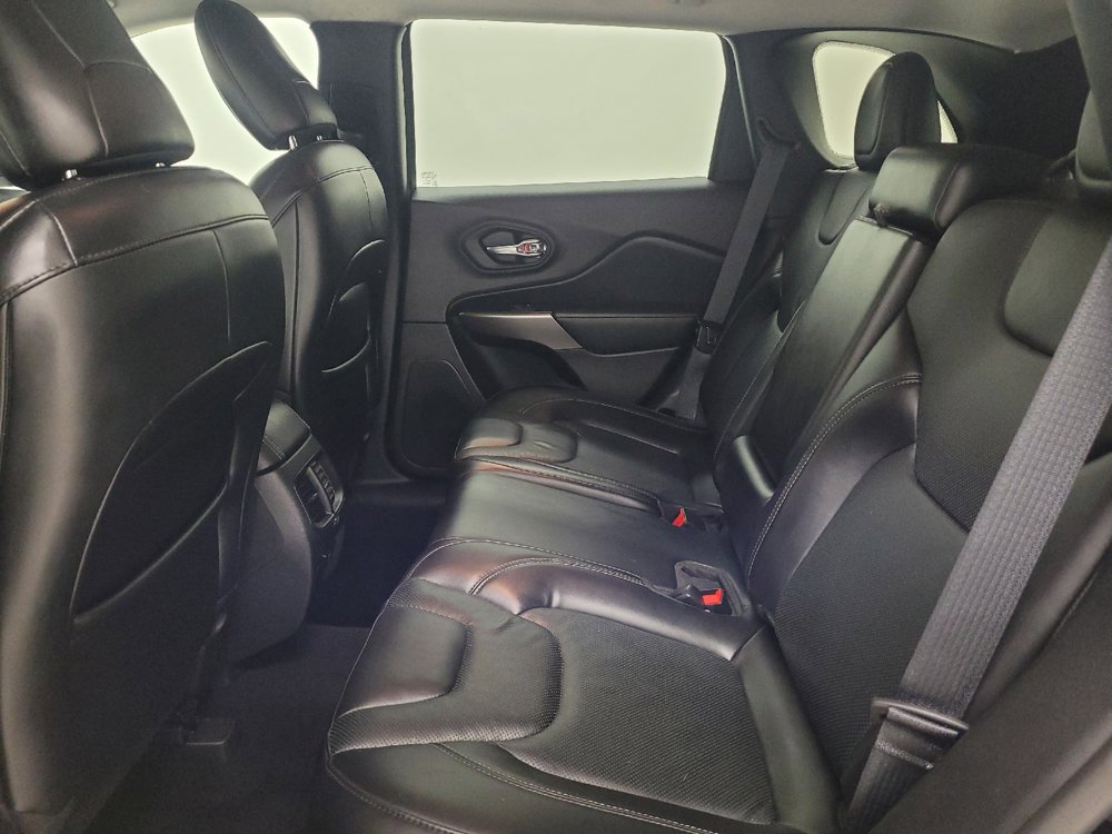 Used 2021 Jeep Cherokee Latitude Lux w/ Comfort/Convenience Group AWD/4WD image 18