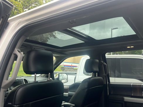 Used 2017 Ford F150 Lariat w/ Equipment Group 502A Luxury AWD/4WD image 16