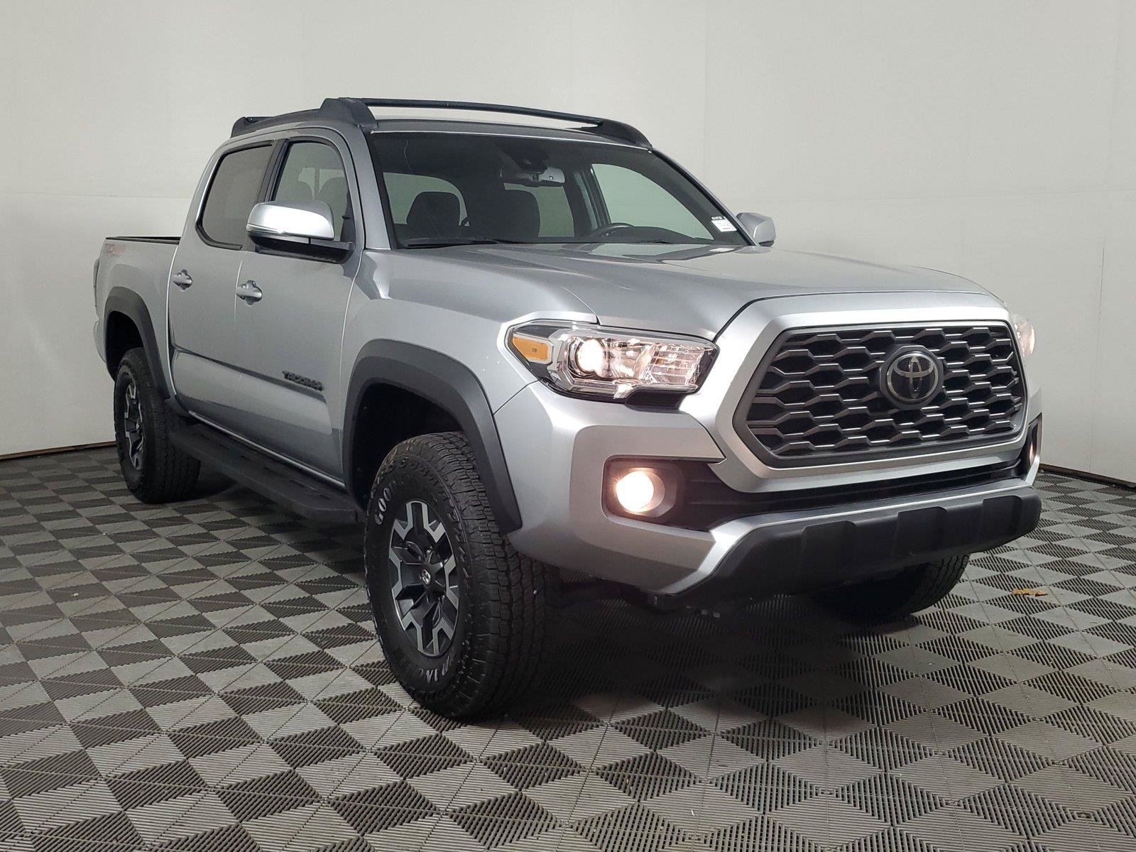 Used 2023 Toyota Tacoma TRD Off-Road AWD/4WD image 3