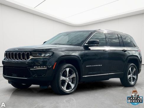 Certified 2023 Jeep Grand Cherokee 4WD 4xe w/ Luxury Tech Group II image 2
