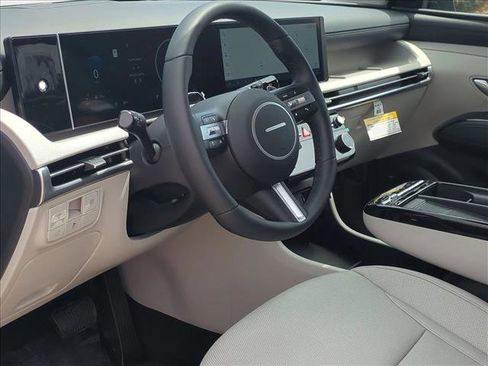 New 2025 Hyundai Tucson Limited image 9