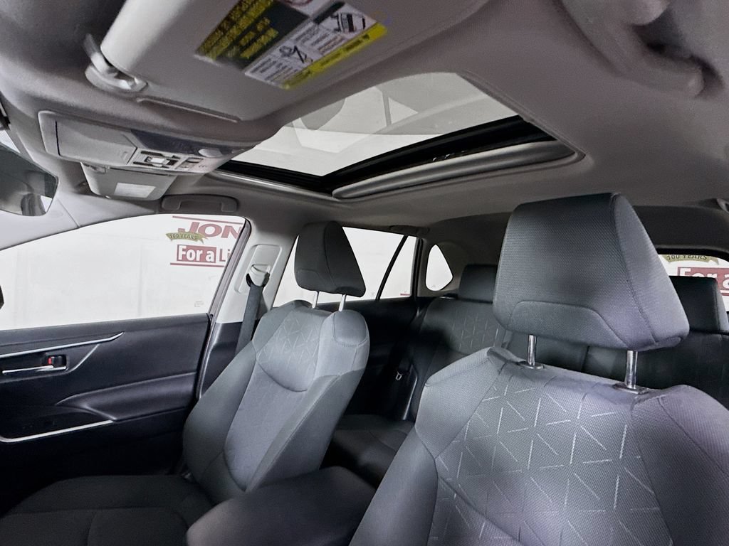 Certified 2022 Toyota RAV4 XLE w/ Convenience Package AWD/4WD image 11