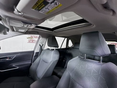 Certified 2022 Toyota RAV4 XLE w/ Convenience Package AWD/4WD image 11