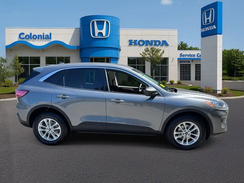 Used 2022 Ford Escape SE image 8