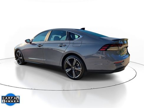 Used 2025 Honda Accord Sport image 3