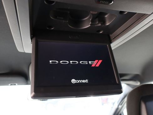Used 2017 Dodge Grand Caravan SE image 35
